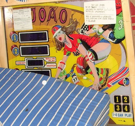 Skateboard is a pinball machine released by Inder in 1979, characterized by its skateboarding theme and unique gameplay features.