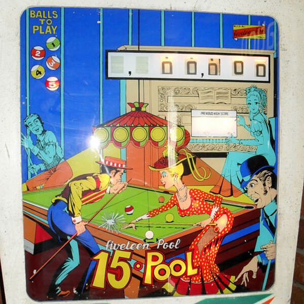 15 Pool is a pinball machine produced by Playmec Flippers, featuring a classic pool theme from the mid-1970s.