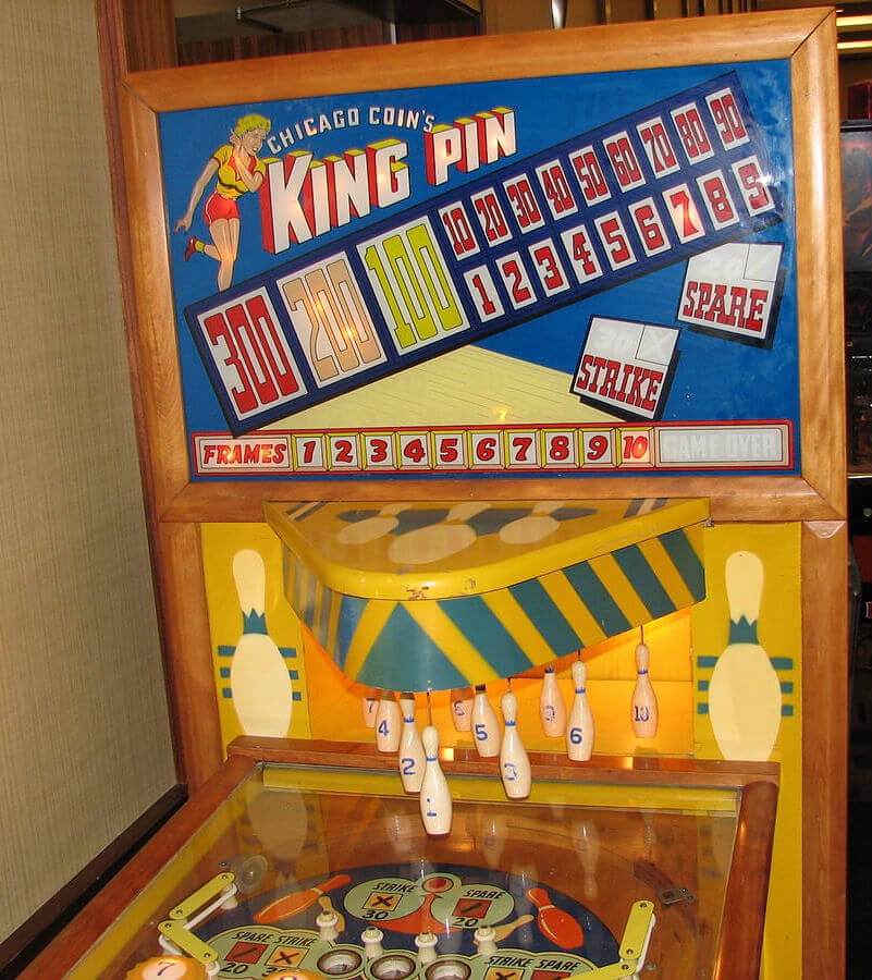 King Pin is a pinball machine produced by Chicago Coin in 1951. It features a bowling theme with various pin targets.