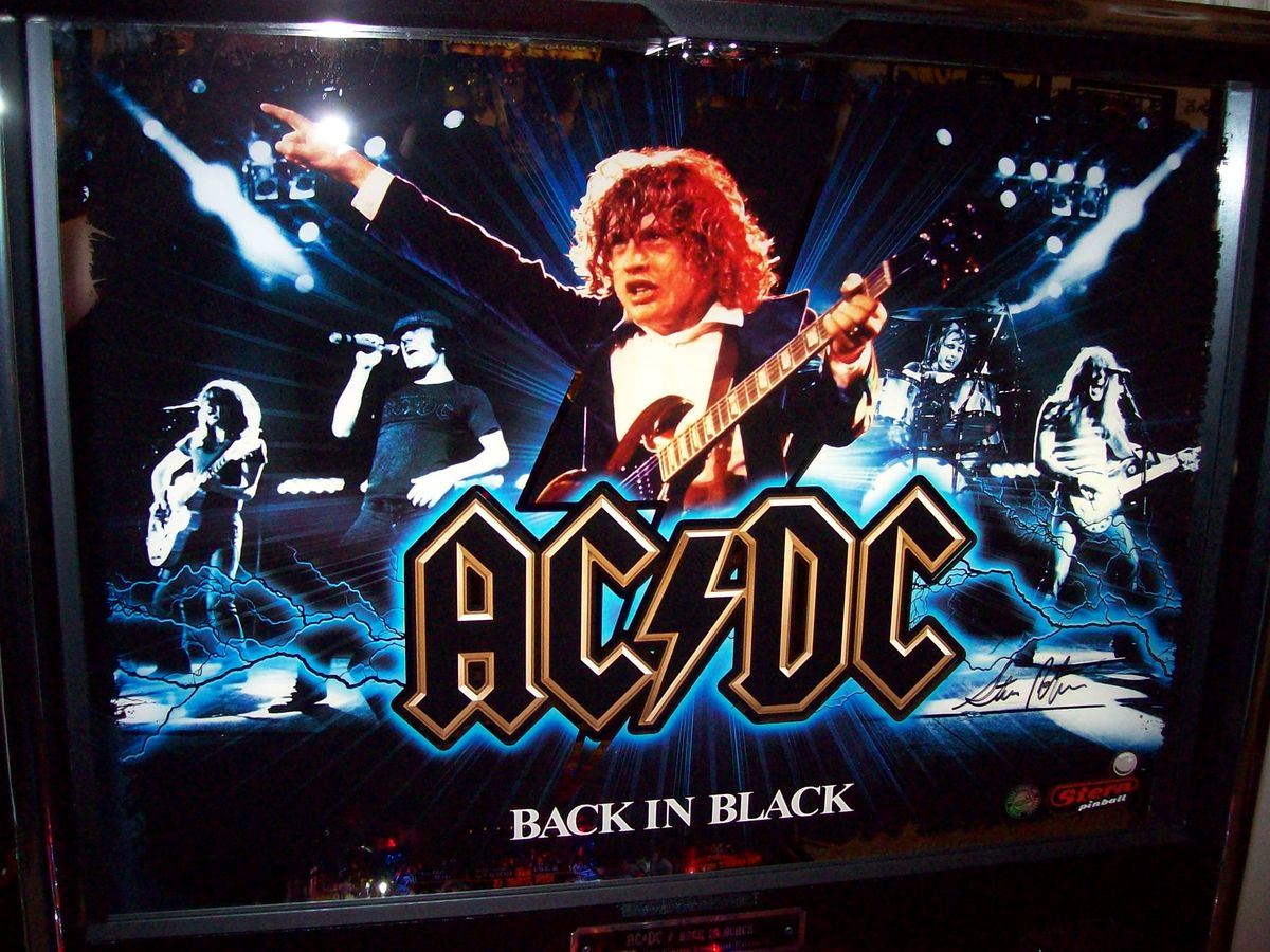 AC/DC (Back In Black LE) is a limited edition pinball machine by Stern Pinball, themed around the iconic rock band AC/DC. It features music and imagery from the band, providing a high-energy gaming experience.
